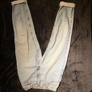 Light wash, LEVI jeans!